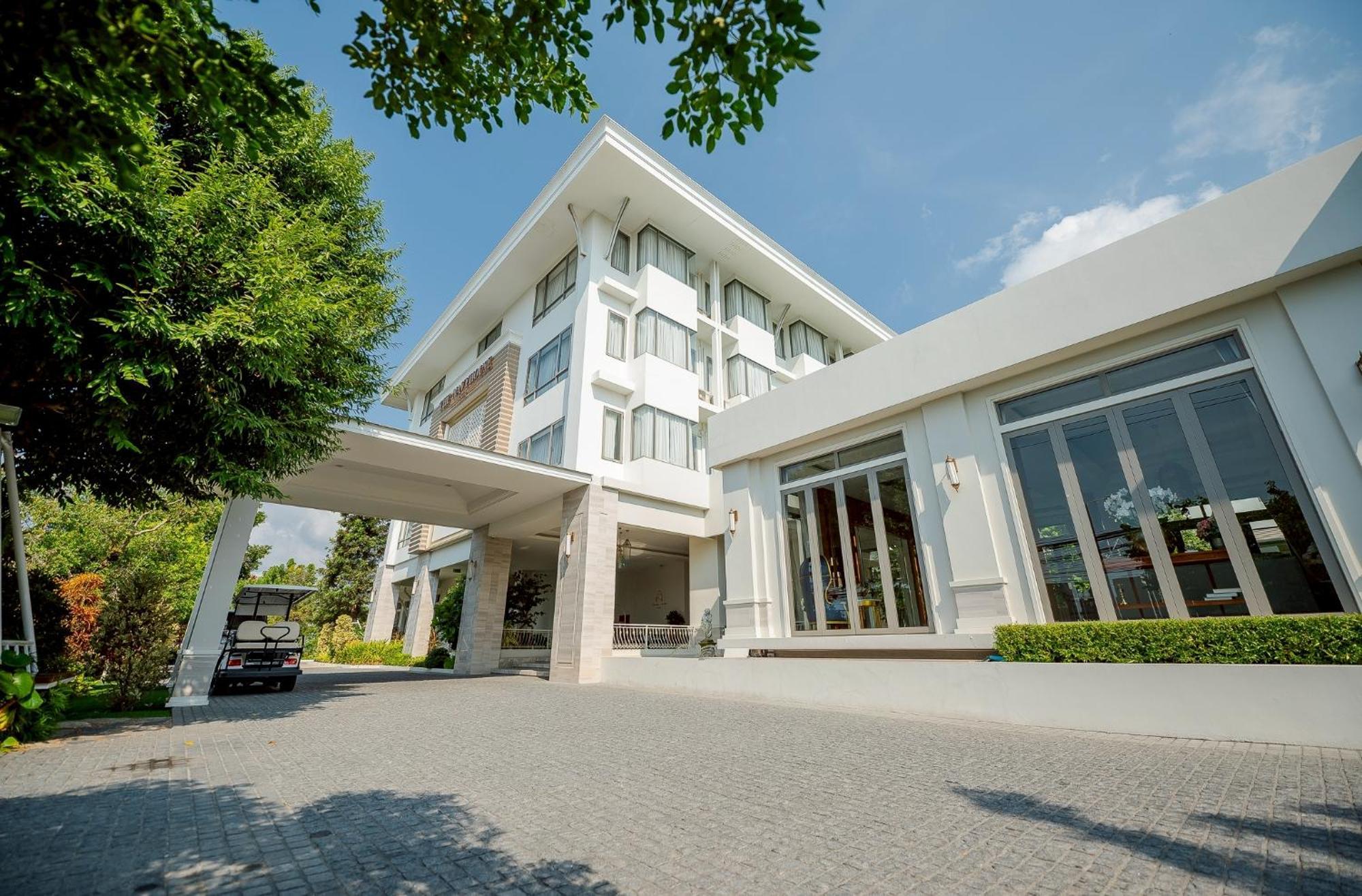The Navy House Hotel Sattahip Exterior photo