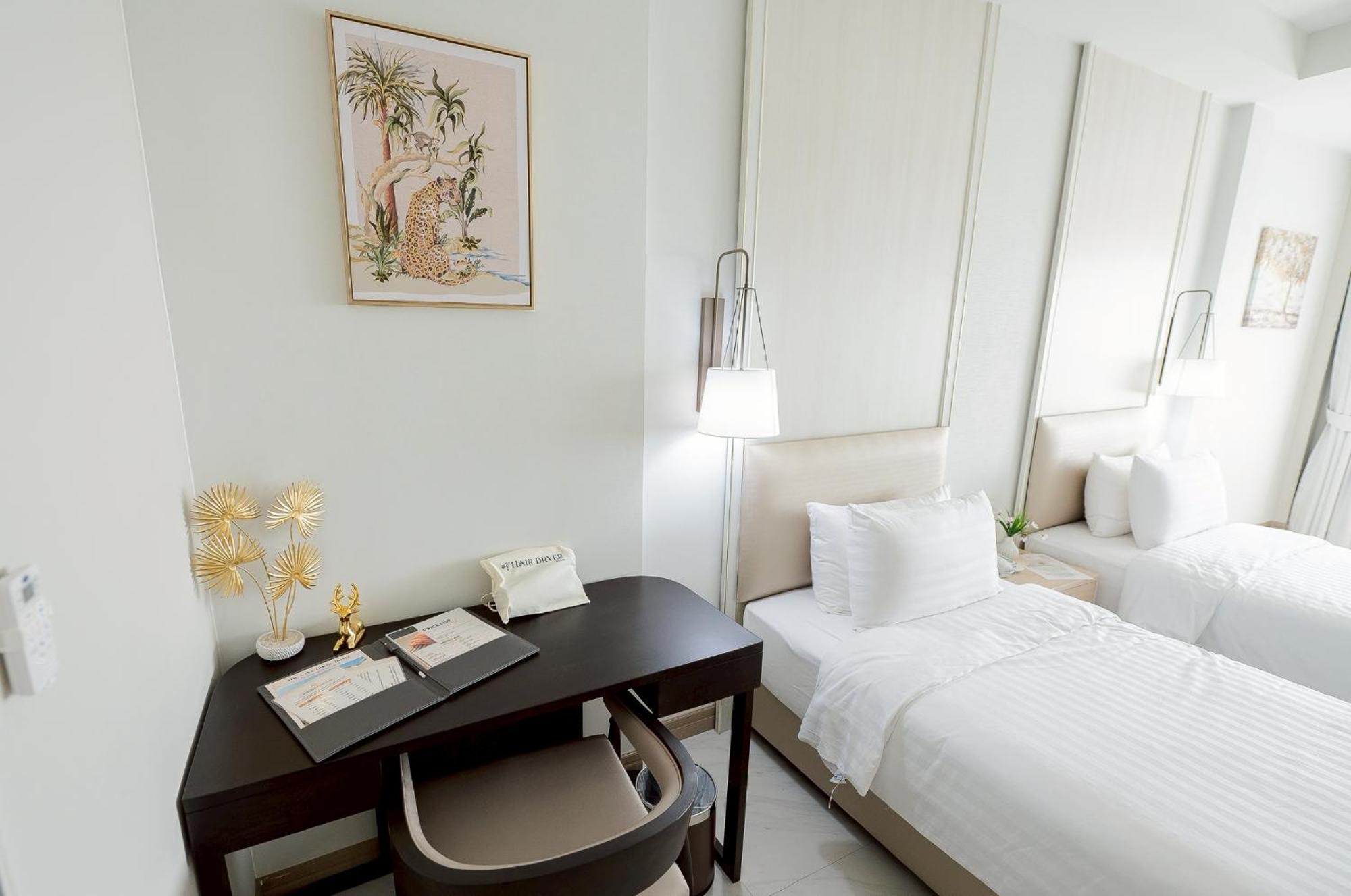 The Navy House Hotel Sattahip Exterior photo