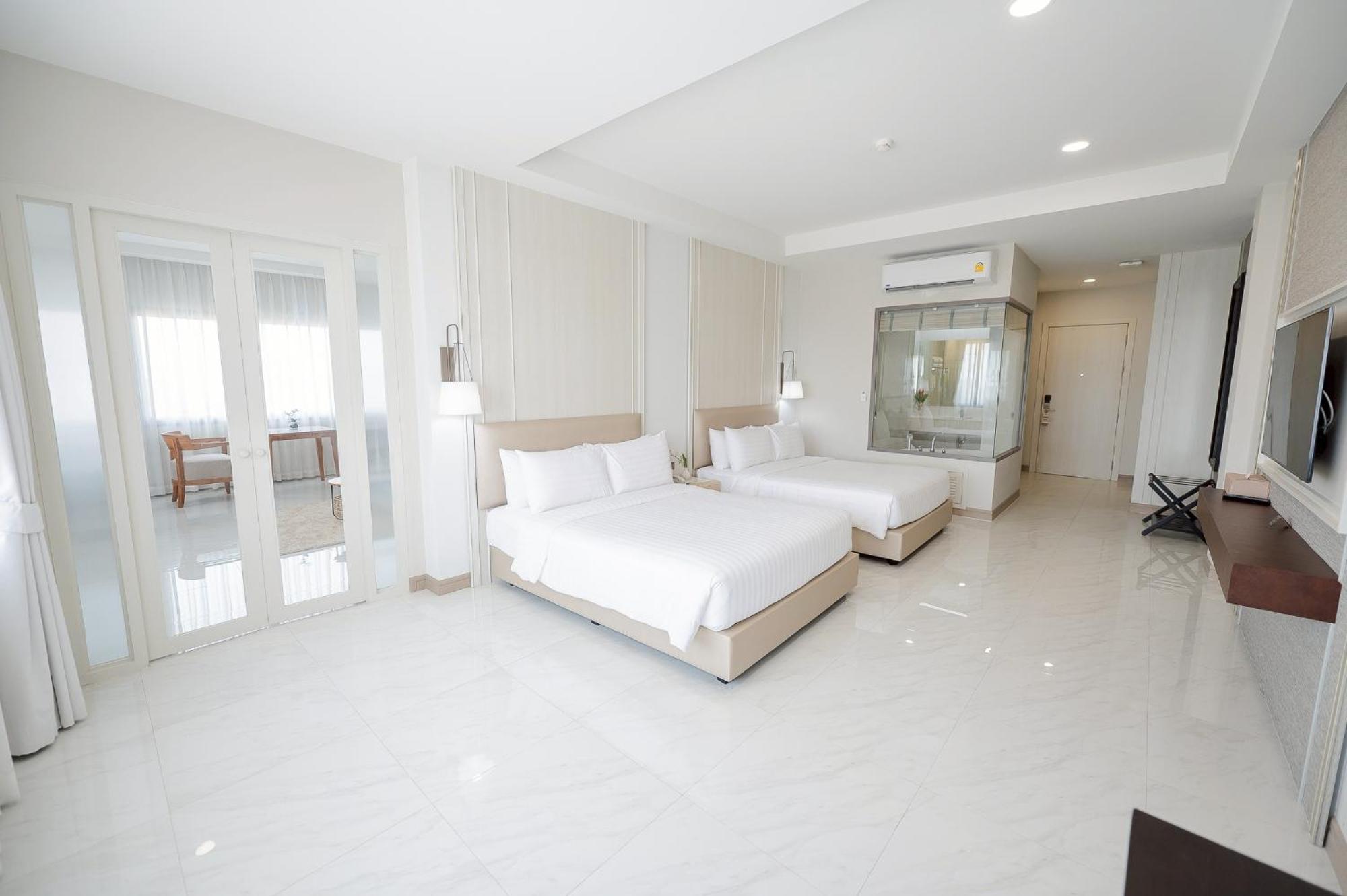 The Navy House Hotel Sattahip Exterior photo