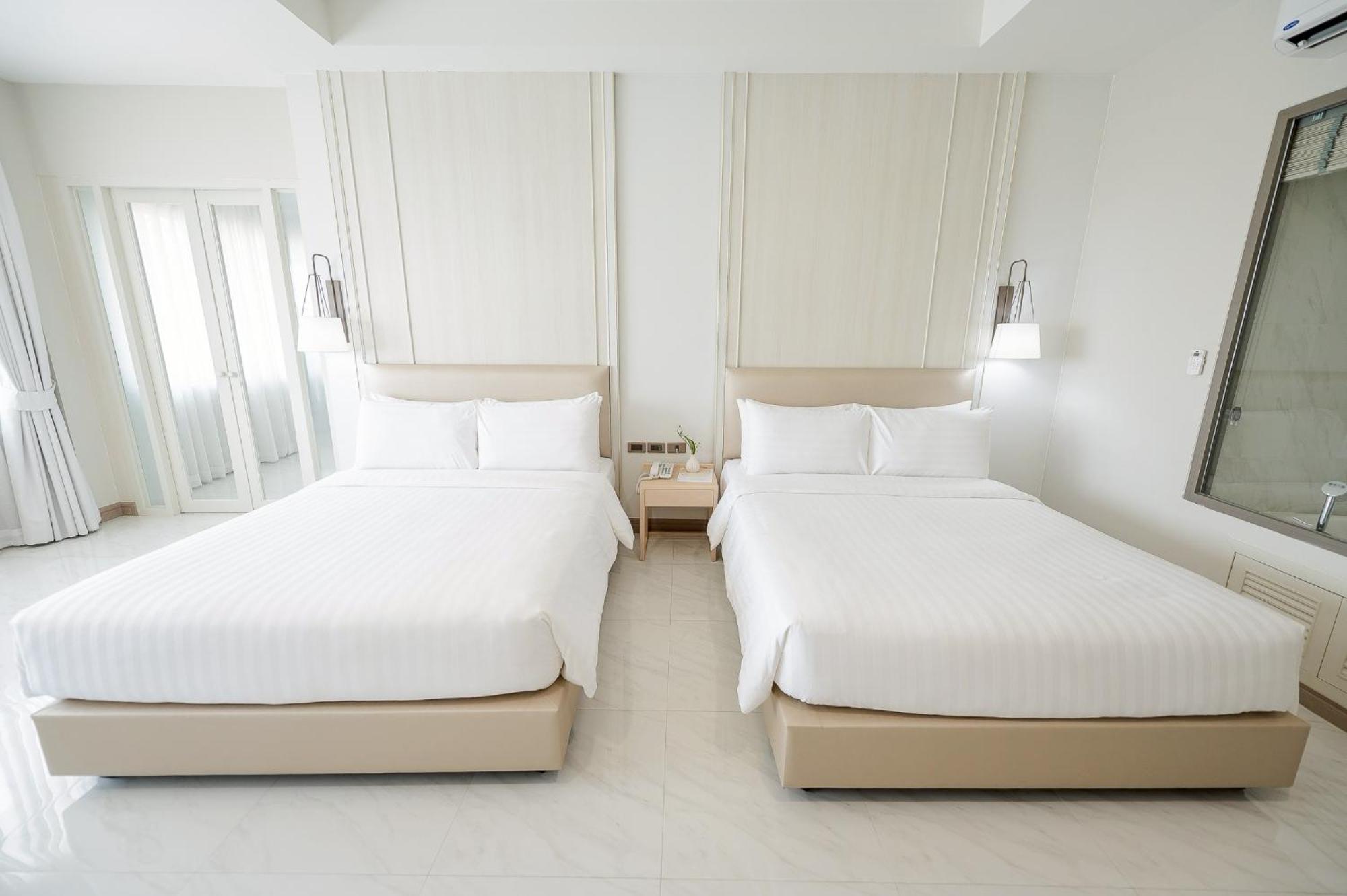 The Navy House Hotel Sattahip Exterior photo