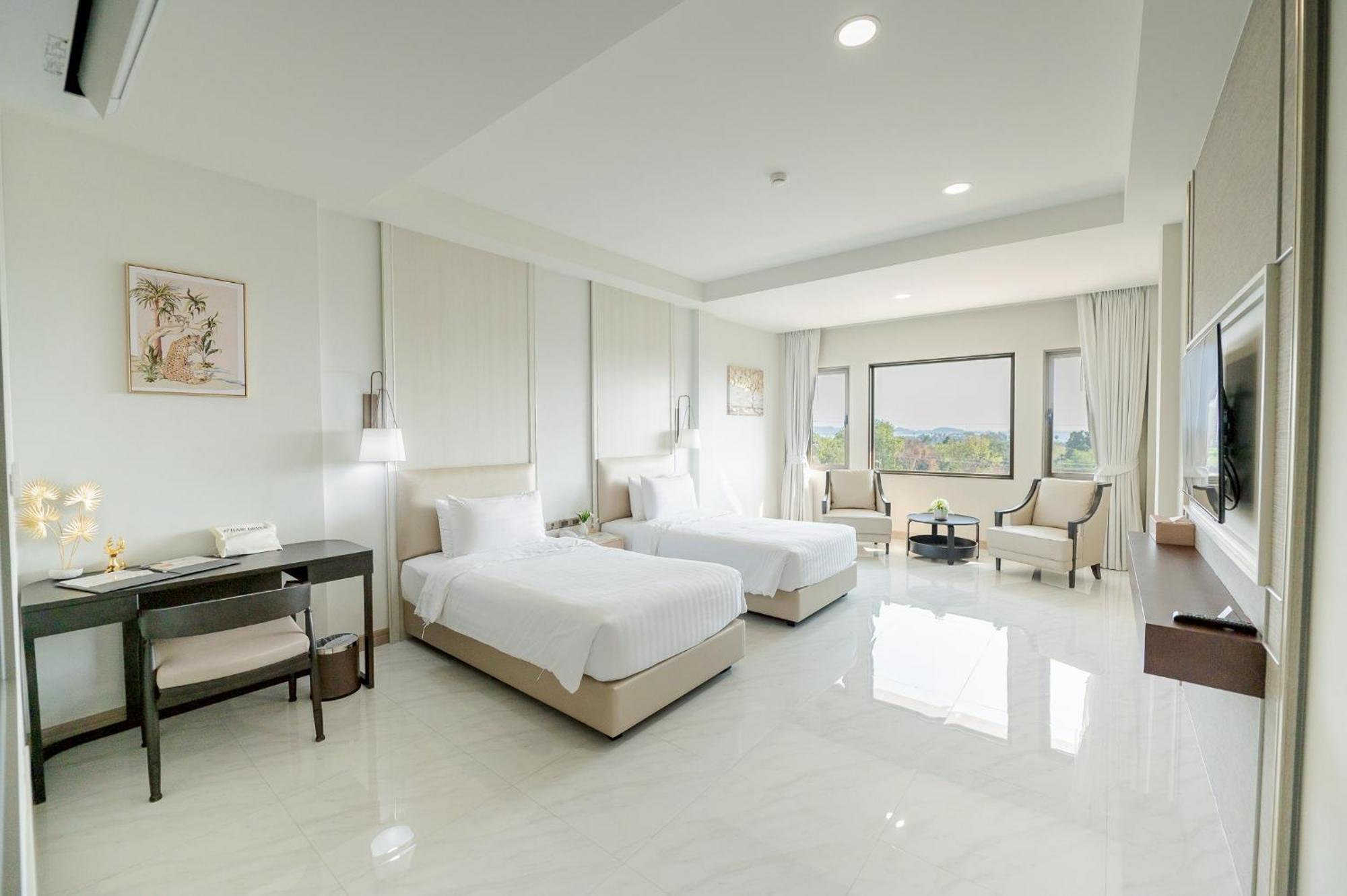 The Navy House Hotel Sattahip Exterior photo