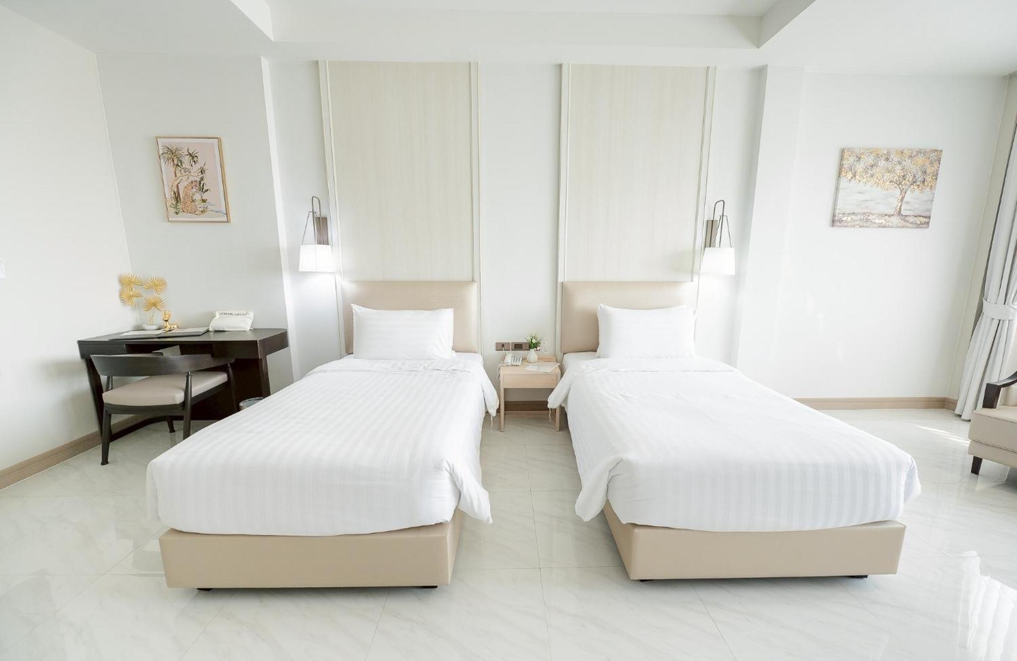 The Navy House Hotel Sattahip Exterior photo