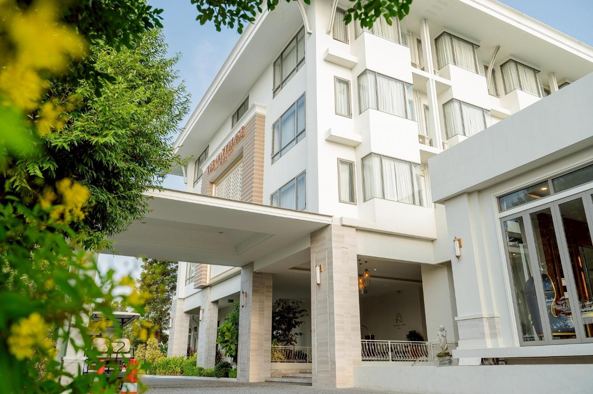 The Navy House Hotel Sattahip Exterior photo